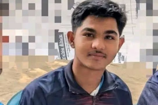 ফুটবল খেলার মাঠে একমাত্র ছেলেকেও হারালেন স্বামীহারা নাসরিন