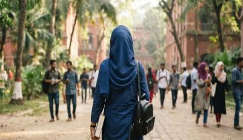 ইসলামে হিজাব পরা অপরিহার্য নয়: ভারতীয় হাইকোর্ট