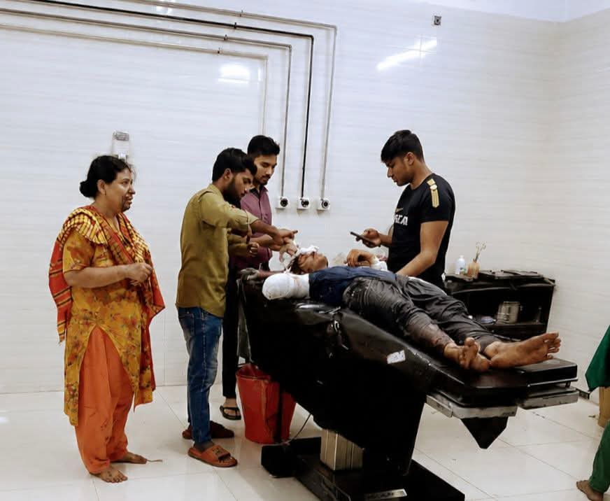 মেহেরপুরে প্রেমিকার হাত বিচ্ছিন্ন, আহত বাবা-মা