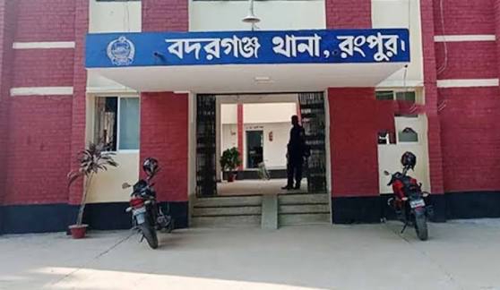বদরগঞ্জে লটারির মোটরসাইকেল না দেওয়ায় থানায় অভিযোগ