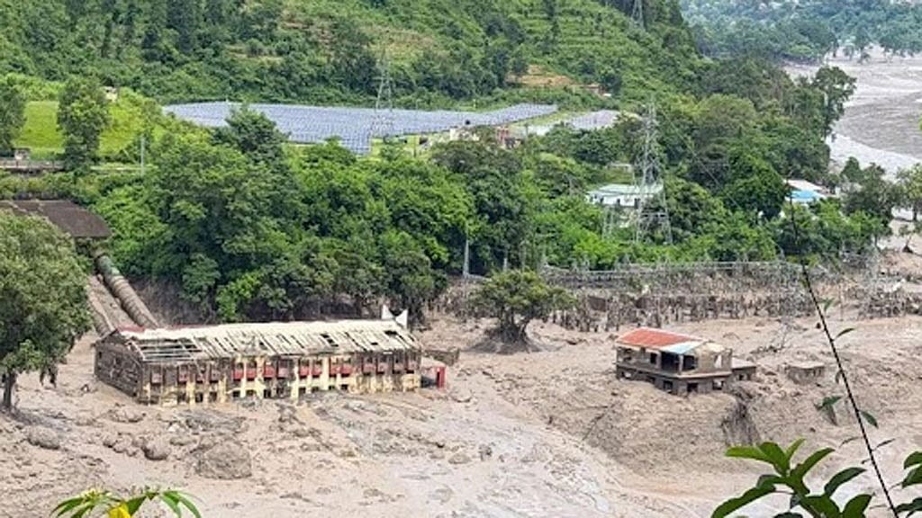 নেপালে আকস্মিক বন্যা-ভূমিধসে ৯৫ জনের মৃত্যু, নিখোঁজ ৪০৩