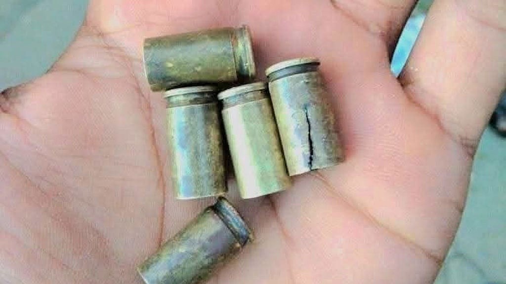 রোহিঙ্গা ক্যাম্পে তিন গোষ্ঠীর গোলাগুলি, মা-ছেলে গুলিবিদ্ধ