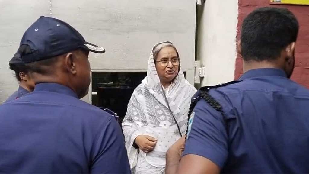 জামিন চাই না, বাসায় ফেরার তাড়া নেই-বললেন দীপু মনি
