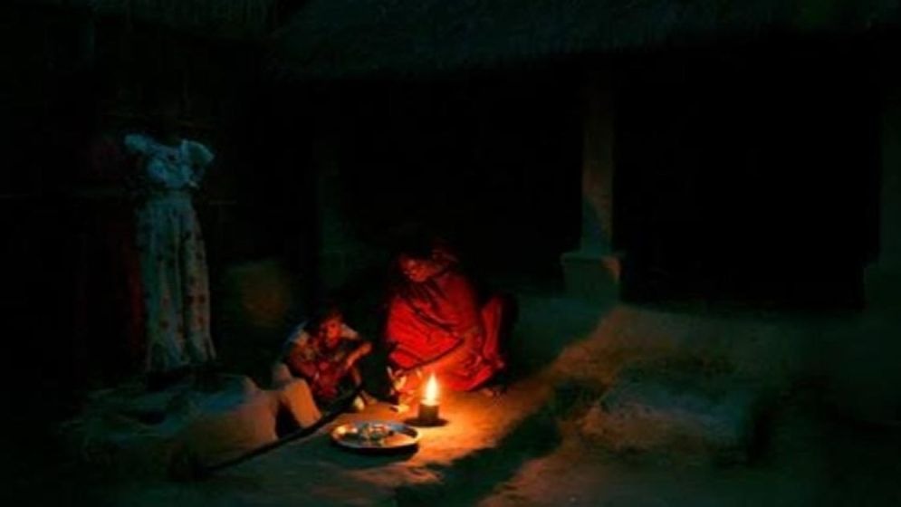 গ্যাস-জ্বালানি সংকটে বাড়ছে লোডশেডিং, জনজীবন বিপর্যস্ত
