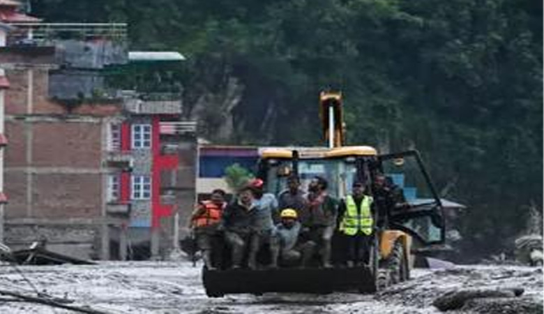 নেপাল ও চীনে বন্যায় নিহত বেড়ে প্রায় ৭০০
