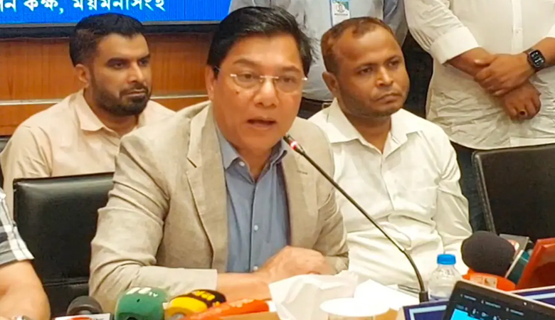 চরিত্র বদলাতে না পারলে চাকরি করার দরকার নেই: বিমানমন্ত্রী