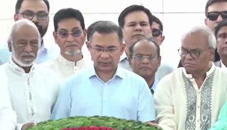 শহীদ জিয়াউর রহমান ও খালেদা জিয়ার সমাধিতে শ্রদ্ধা জানালেন তারেক রহমান