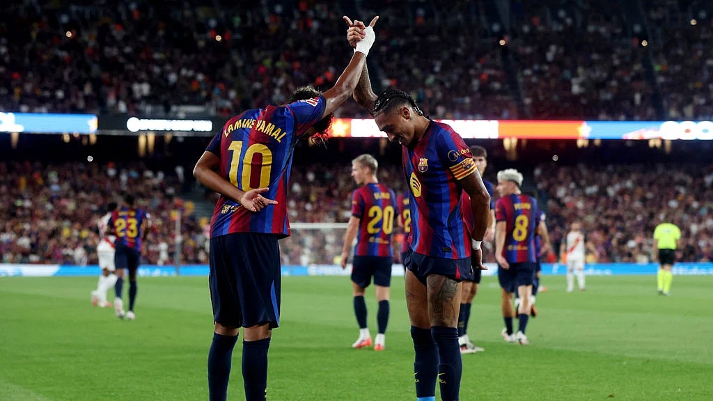 ইয়ামাল ও হাফিনিয়ার জোড়া গোল, বার্সেলোনার হ্যাটট্রিক জয়