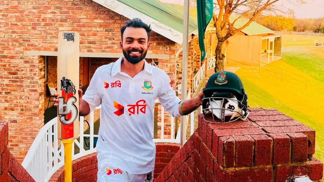 বিদেশের মাটিতে প্রথম বাংলাদেশি হৃদয়ের ট্রিপল সেঞ্চুরি