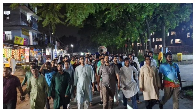 চবিতে হলের সিট নিয়ে ছাত্রদল-শিবিরের পাল্টাপাল্টি অভিযোগ