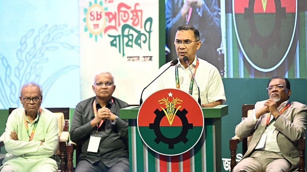 ‘গুপ্তদের’ আড়ালে অরাজকতা উসকানো হচ্ছে কিনা, প্রশ্ন প্রধানমন্ত্রীর