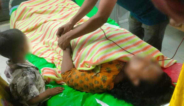 জানালা খোলা রেখে টিভি দেখছিলেন, গুলিবিদ্ধ গৃহবধূ