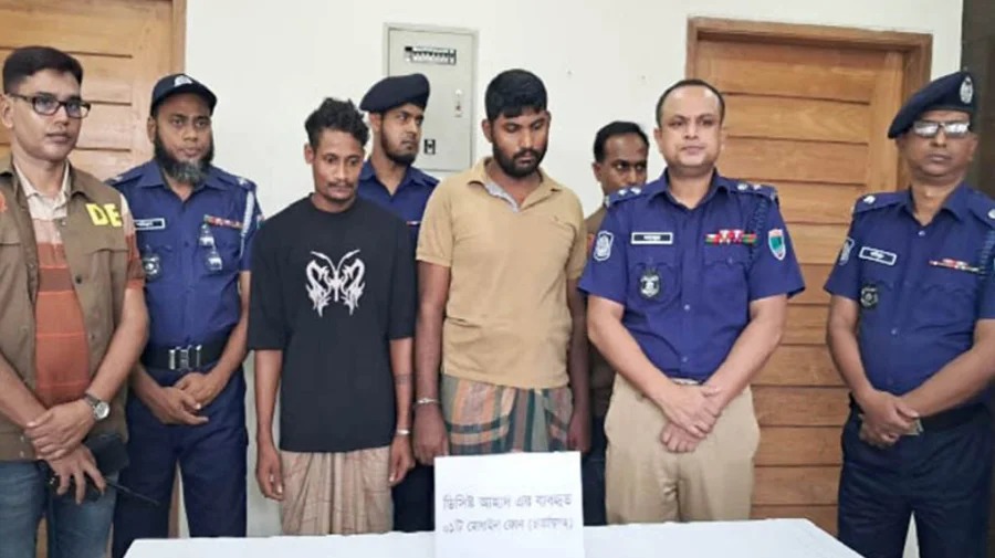 পরকীয়া ফাঁসের জেরে পরিবারের তিনজনকে হত্যা