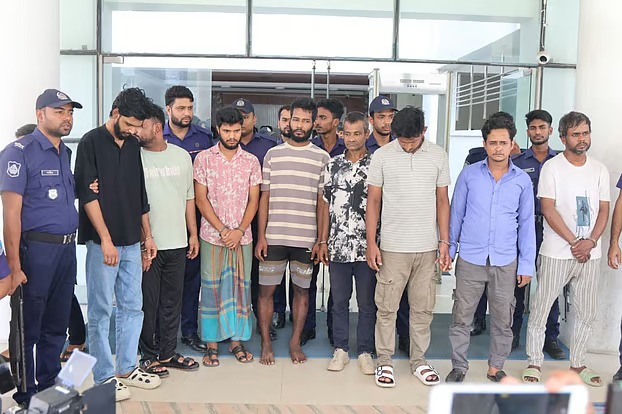 চাঁদা না দিলে ১০০ পুলিশ থাকলেও গুলি, চিকিৎসককে হুমকি