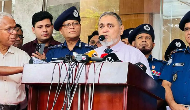 পুলিশকে বেআইনি নির্দেশনা দেবে না কমিশন: সিইসি