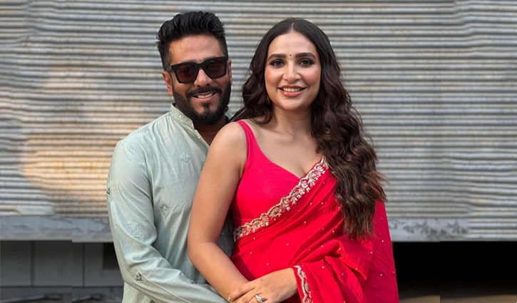 বিচ্ছেদ গুঞ্জনের মাঝে রাজ-শুভশ্রীর বিশেষ বার্তা