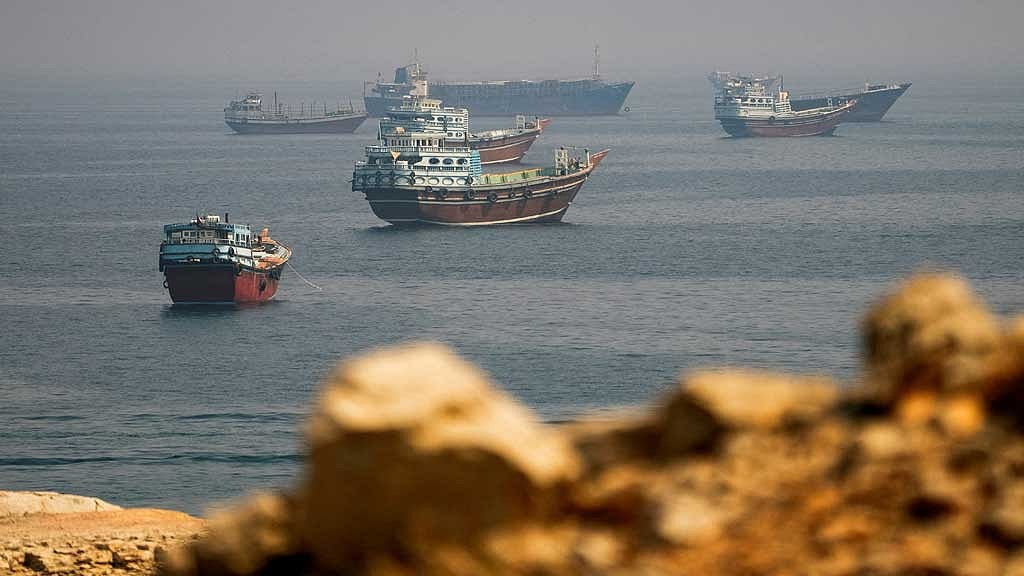 হরমুজে জাহাজে হামলা, তেল সরবরাহ নিয়ে শঙ্কা