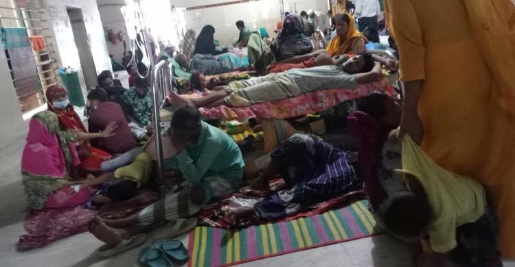 সরকারি হাসপাতালের সেবা কি টাকার কাছে জিম্মি?