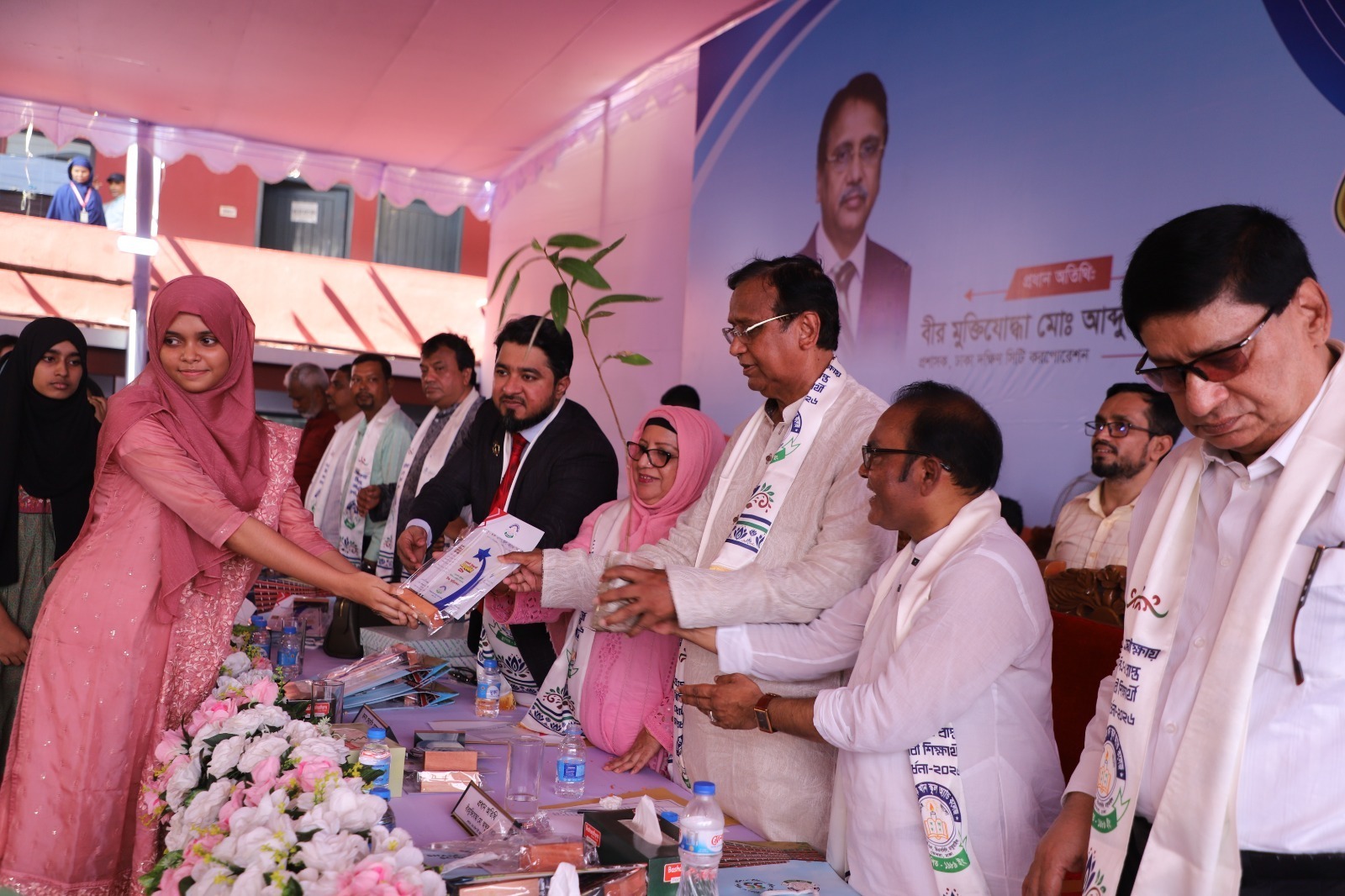 এসএসসিতে জিপিএ-৫ প্রাপ্ত শামসুল হক খান স্কুলের ৮০৭ শিক্ষার্থীকে সংবর্ধনা