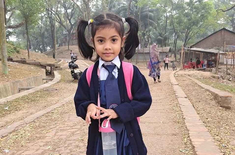 ডেঙ্গুতে প্রাণ গেল চট্টগ্রামের প্রথম শ্রেণির শিক্ষার্থী অনুশ্রীর