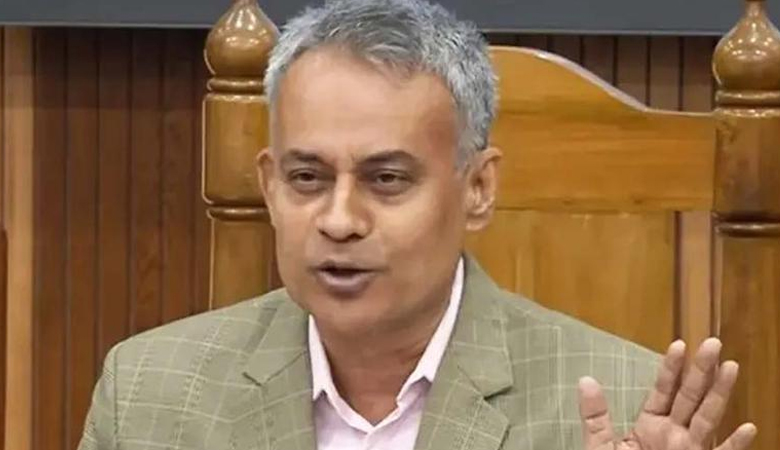 নির্ধারিত ভাড়ার চেয়ে বেশি নিলে রুট পারমিট বাতিল করা হবে: সড়কমন্ত্রী
