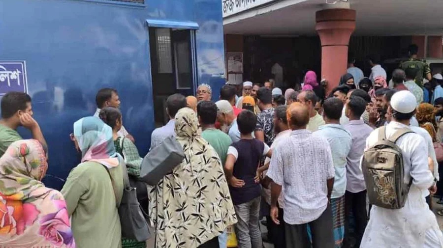 কালোবাজারে বিক্রির অভিযোগে সারের ১৫ ডিলার কারাগারে