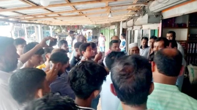 দুই সন্তানের সামনে ধর্ষণ করায় গাড়ির নিচে ঝাঁপ দিলেন মায়ের আত্মহত্যা চেষ্টা