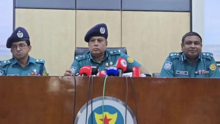 ককটেল বিস্ফোরণ নিয়ে পাটওয়ারীকে জিজ্ঞাসাবাদ করা উচিত: ডিএমপি
