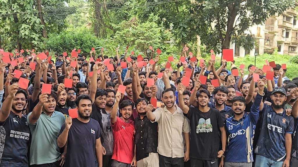 চুয়েটে আন্দোলন অব্যাহত, নতুন উপাচার্যকে লাল কার্ড