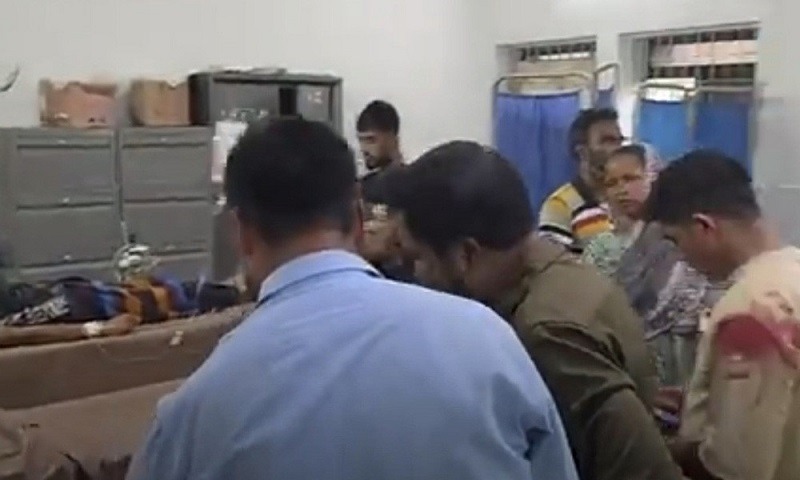 টঙ্গীতে কাভার্ড ভ্যানের চাপায় মা-ছেলের মৃত্যু