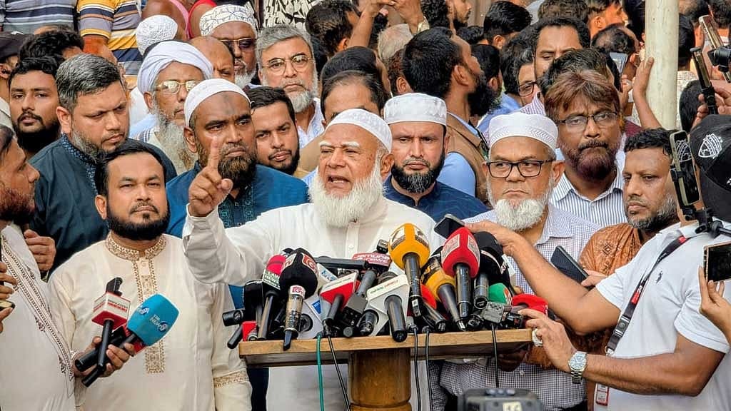 রাড্ডা স্বাস্থ্যকেন্দ্র পুনর্গঠনে ৫০ লাখ টাকা দেবে জামায়াত