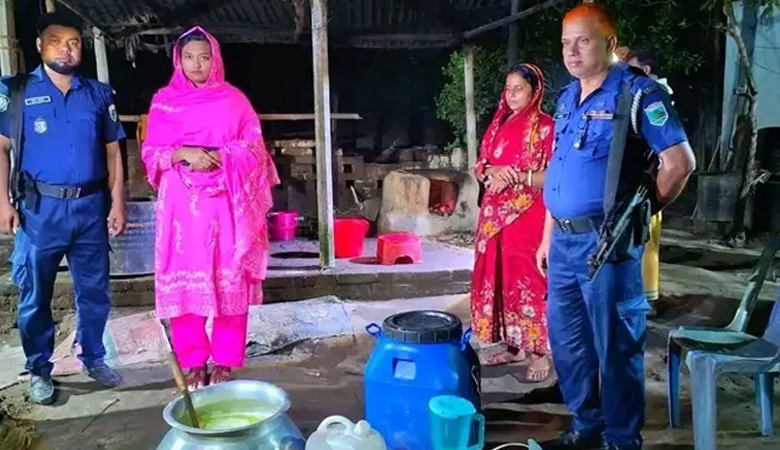 ব্লিচিং পাউডার-পামওয়েল দিয়ে তৈরি হচ্ছে নকল দুধ, লাখ টাকা জরিমানা