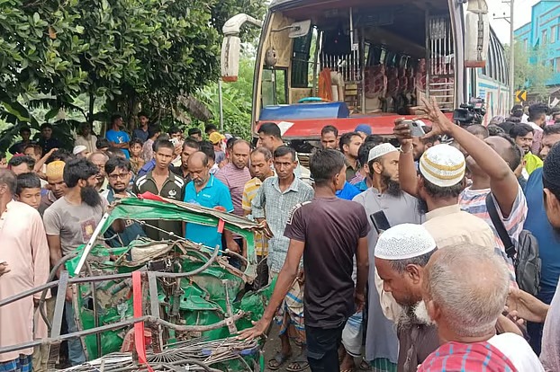 ময়মনসিংহে বাস-অটোরিকশা সংঘর্ষে নিহত ৭ যাত্রী