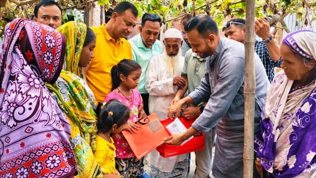 মা-বাবা হারানো পাঁচ এতিম কন্যার পাশে প্রধানমন্ত্রী