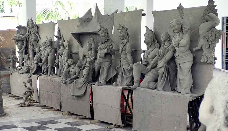 যশোরে ৭৩৭ মণ্ডপে দুর্গাপূজা, এক মন্দিরে ১০১ প্রতিমা