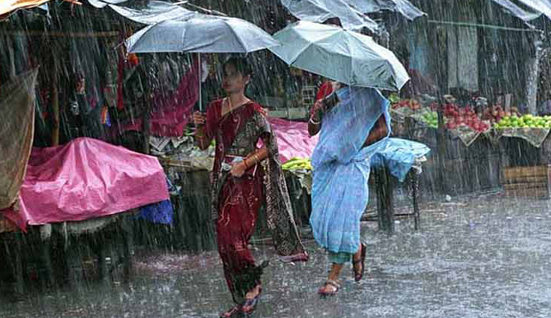 বিদায়ের সুর মৌসুমি বায়ুর, কমছে বৃষ্টির প্রবণতা