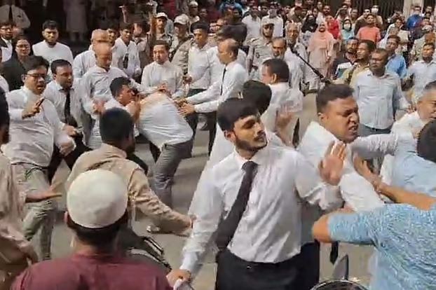 জামিন শুনানিতে হট্টগোল-হাতাহাতি, আখতারুজ্জামান কারাগারে