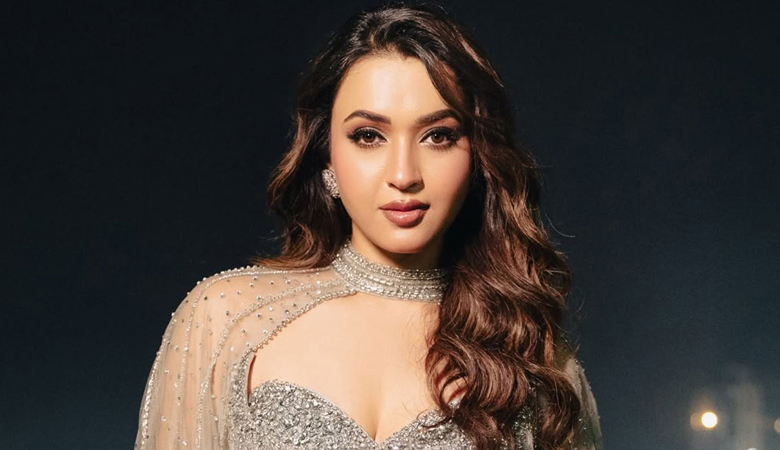 বয়স হলেই বিয়ে, মানতে নারাজ কৌশানি