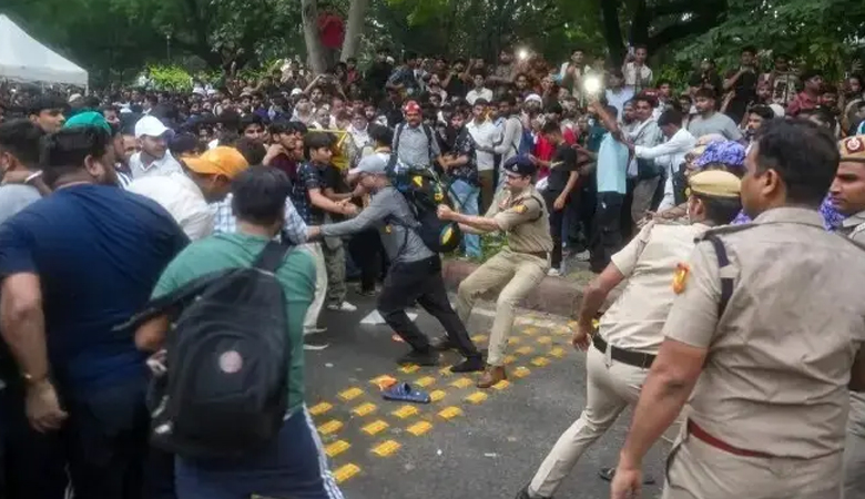 বিক্ষোভে উত্তপ্ত দিল্লি, রাস্তায় নামছে ২৩ হাজার সশস্ত্র পুলিশ