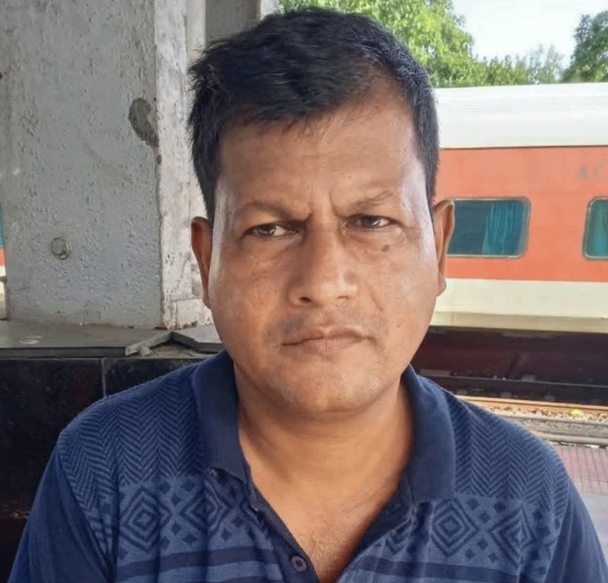 শ্রীপুরে ভিমরুলের কামড়ে স্বামীর মৃত্যু, আইসিইউতে স্ত্রী