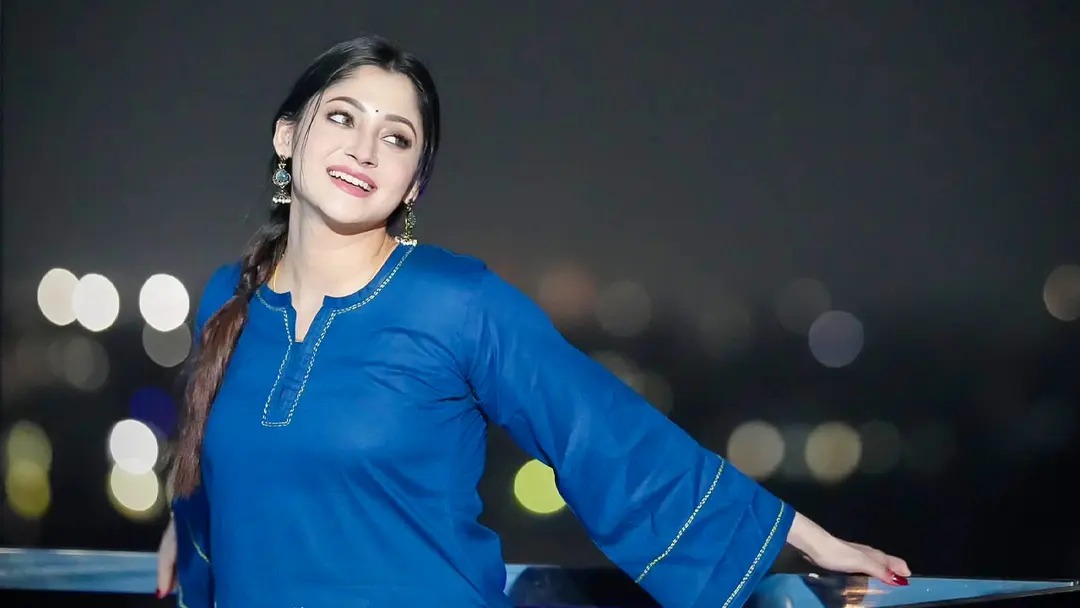 হঠাৎ একা হয়ে গেলে ভয় পেয়ো না : পূজা