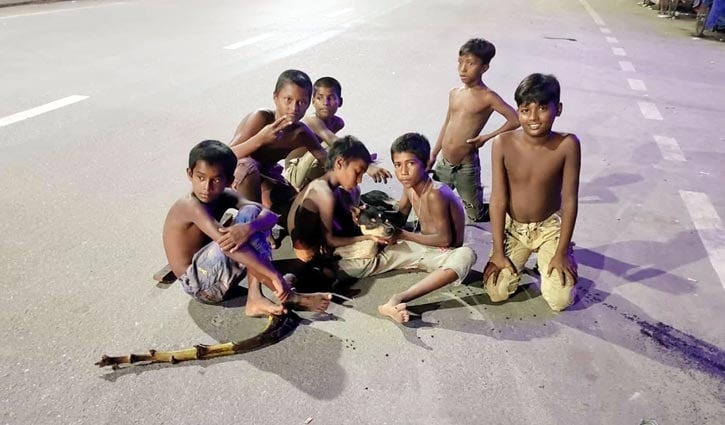 হঠাৎ হারিয়ে যায় পরিচয়হীন ভাগ্যবিড়ম্বিত মানবসন্তান পথশিশুরা