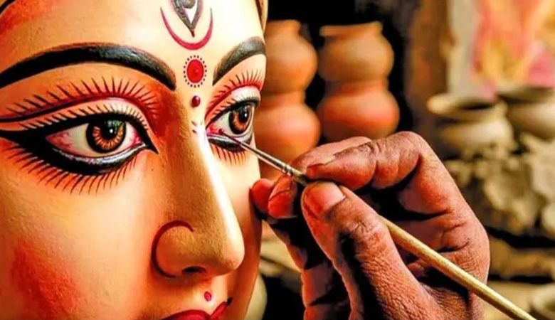 ঘোড়ায় চড়ে আসছেন দেবী দুর্গা, পূজা শুরু শুক্রবার