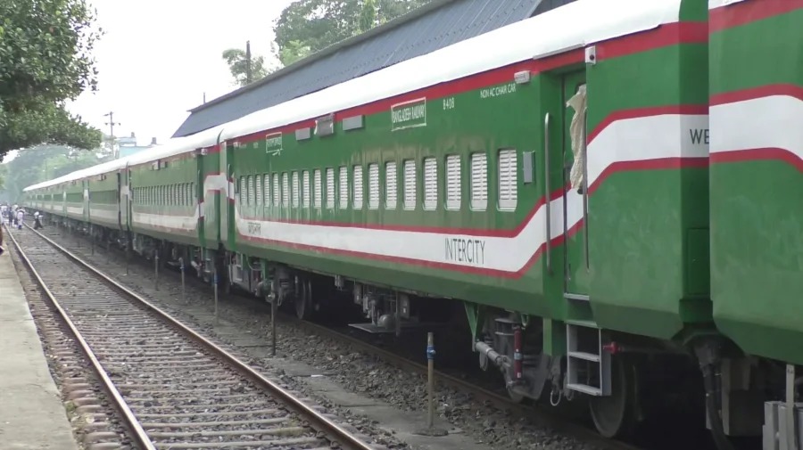 ভারত থেকে এলো ১৮ রেলকোচ, পরীক্ষা শেষে যুক্ত হবে বহরে