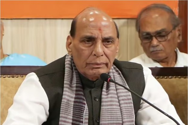 বাংলাদেশের আদলে সরকার পরিবর্তনের ষড়যন্ত্রের অভিযোগ রাজনাথের