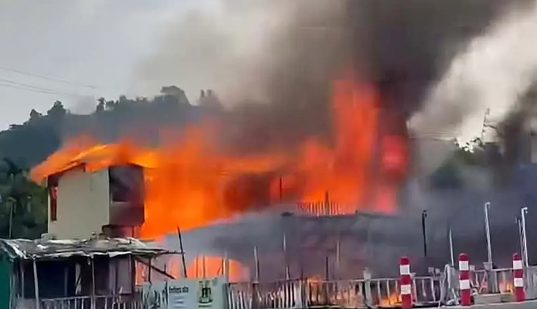 কক্সবাজারের ইনানীতে রিসোর্টে আগুন, ৫ জনের মৃত্যু