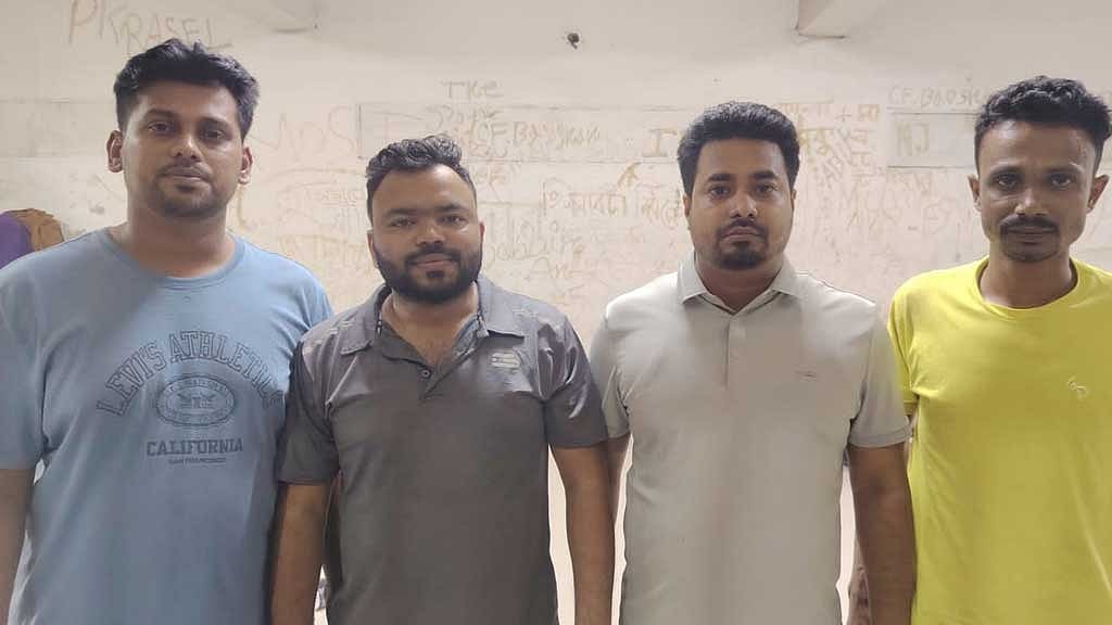 মোহাম্মদপুরে ছাত্রলীগ ও স্বেচ্ছাসেবক লীগের চার নেতা গ্রেফতার