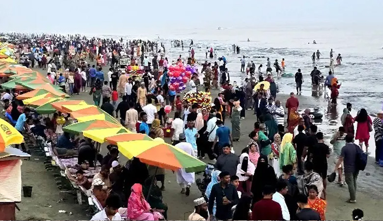 ছুটিতে পর্যটকে মুখর কুয়াকাটা