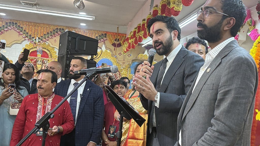 ‘অসুরেরা থেমে নেই’, নিউ ইয়র্কে দুর্গোৎসবে বললেন মামদানি