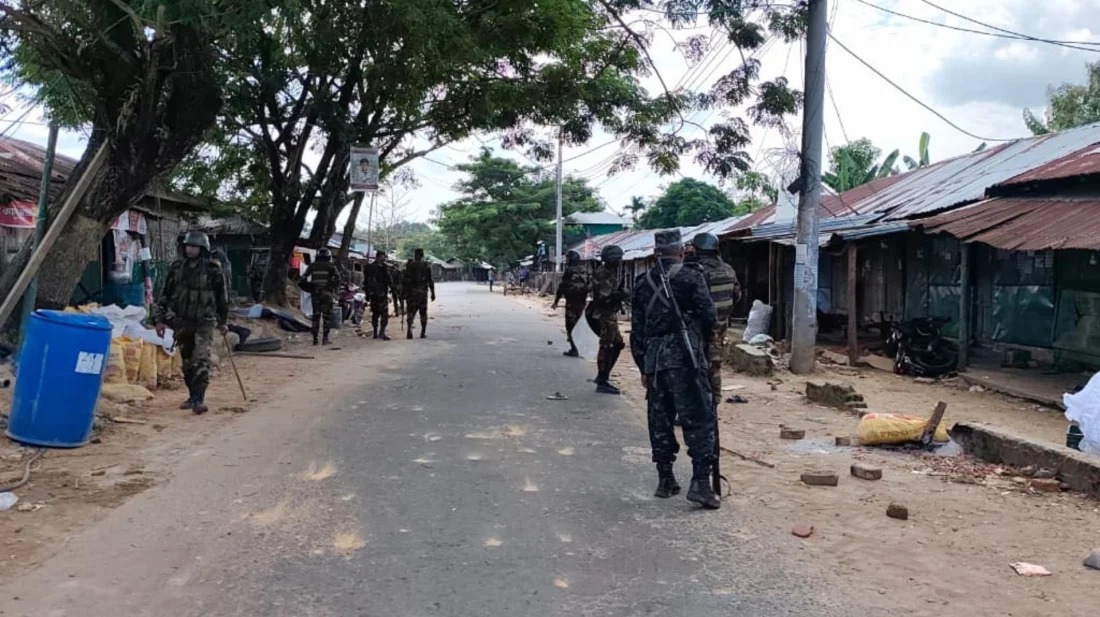 সাজেকে গোলাগুলি, অবরোধে আটকে পর্যটকদের গাড়ি